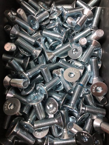 DIN7991 M 8X16 SF. BKNY CSAVAR 8.8